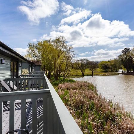 The Vale Golf & Country Club Villa Bishampton Eksteriør bilde