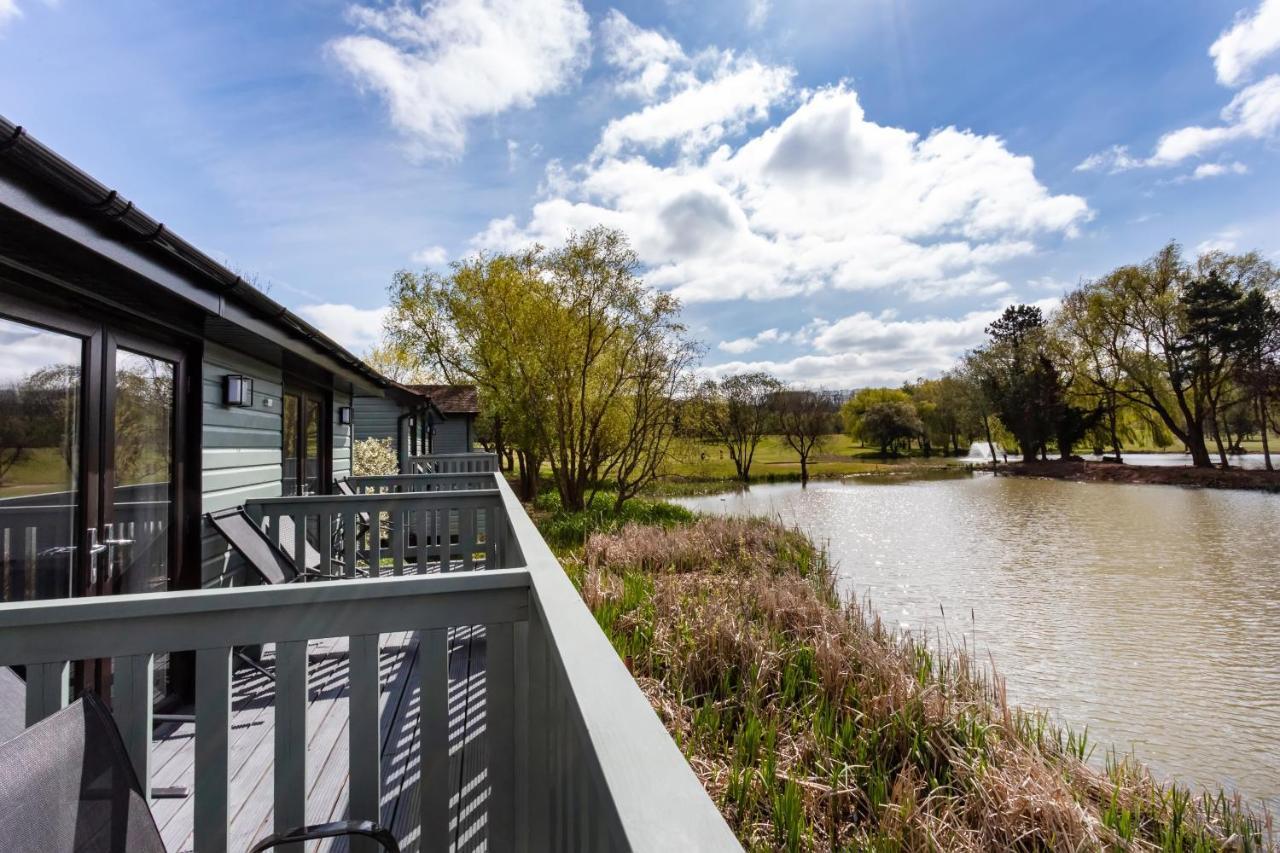 The Vale Golf & Country Club Villa Bishampton Eksteriør bilde
