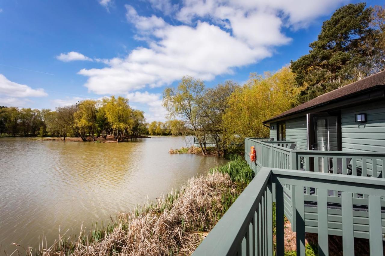 The Vale Golf & Country Club Villa Bishampton Eksteriør bilde